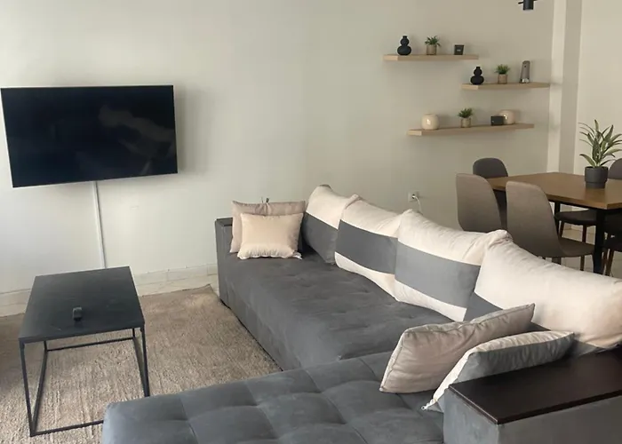 Papafi Station Appartement *